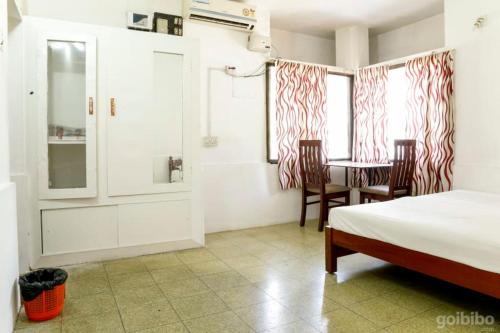 Cochin Casa Bella Stop at Cochin Casa Bella to discover the wonders of Kochi. Offering a variety of facilities and services, the hotel provides all you need for a good nights sleep. Facilities like 24-hour front desk,