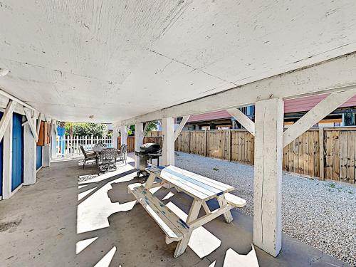 Just Blue Inn Home - image 4