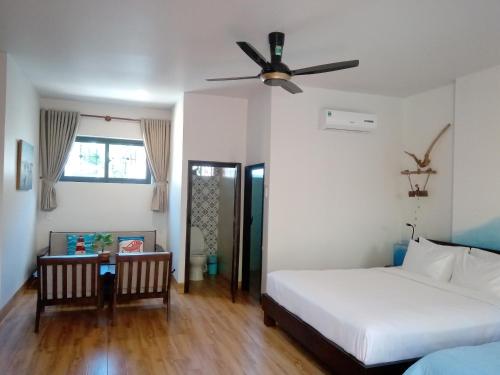 room detail thumbnail 1