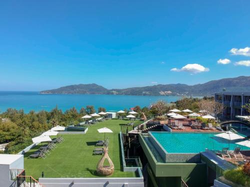 Crest Resort and Pool Villas