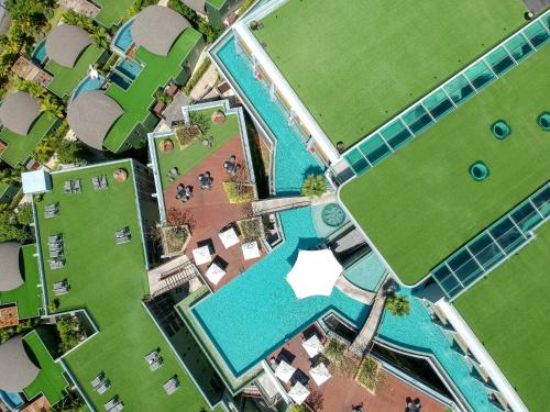 Crest Resort and Pool Villas