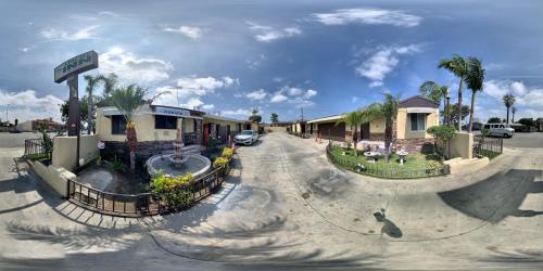 Apache Inn – Lynwood, CA