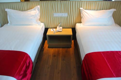 Bed, 906 Premier Hotel in Melaka Tengah