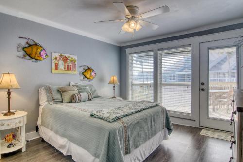 Breezy Bungalow Condo - image 2