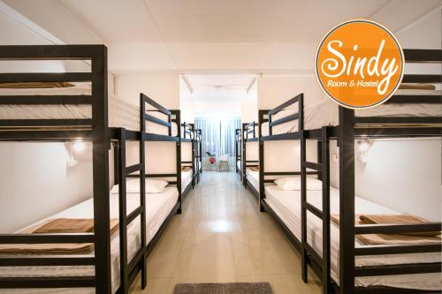 10-Bed Mixed Dormitory Room image 2