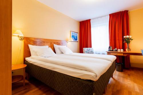 Sure Hotel Studio by Best Western Esplanade - image 5