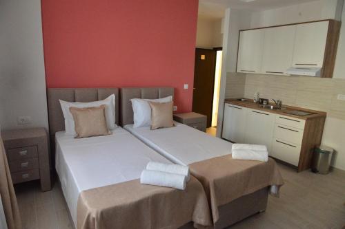 Studio Apartment image 6