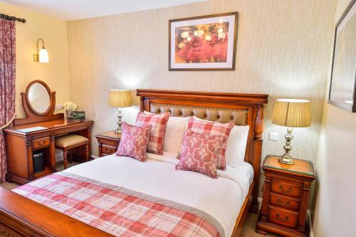 The George Hotel - image 4