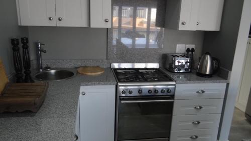 Waterside Living CAN05 in Aston Bay