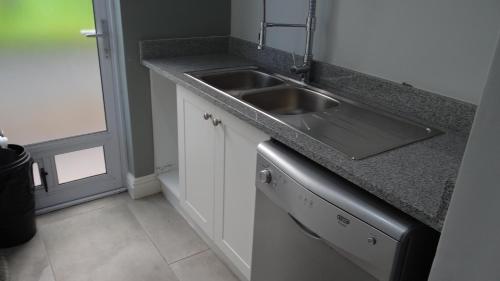 Waterside Living CAN05 in Aston Bay