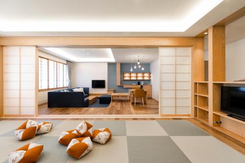 room detail thumbnail 1