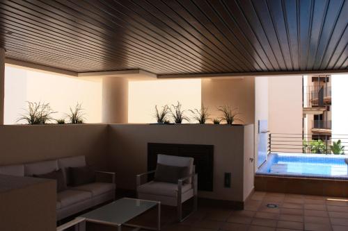 شرفة/ تراس, Beach apartment with Private Pool in Los Granados del Mar