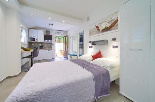  Apartments Stolfa in Krk