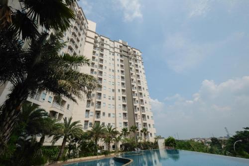 Comfy Studio Mustika Golf Apartment By Travelio - image 4