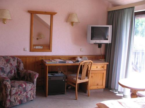 Landguthotel-Barbarossa-Garni - image 11