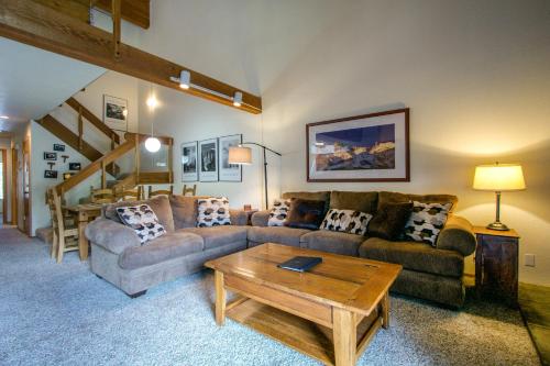 Snowcreek 626 Apartment - image 8