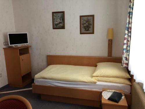1 twin bed