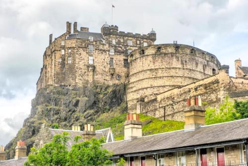 Charming 1 Bed Apartment with Castle View, Edinburgh (Foto 2)