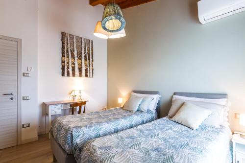 2 twin beds