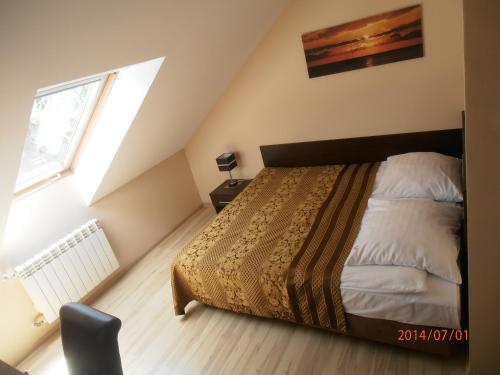 Small Twin Room image 1