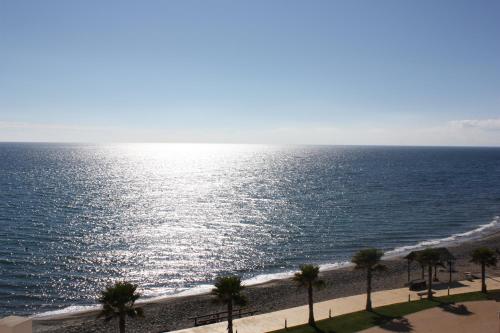 105 - Two-Bedroom Beach Apartment - main image