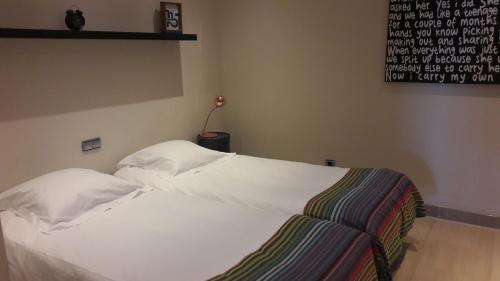 105 - Two-Bedroom Beach Apartment - image 2