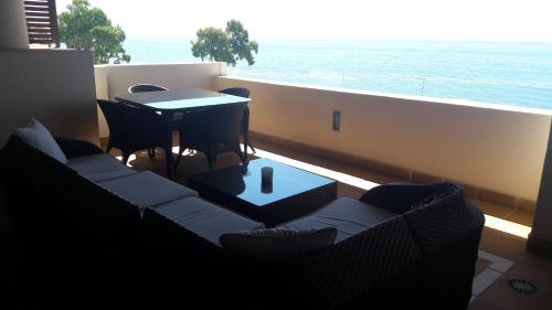 105 - Two-Bedroom Beach Apartment - image 11