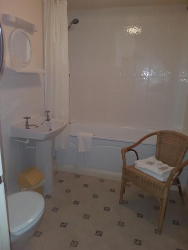 Cameron court Hotel - image 6