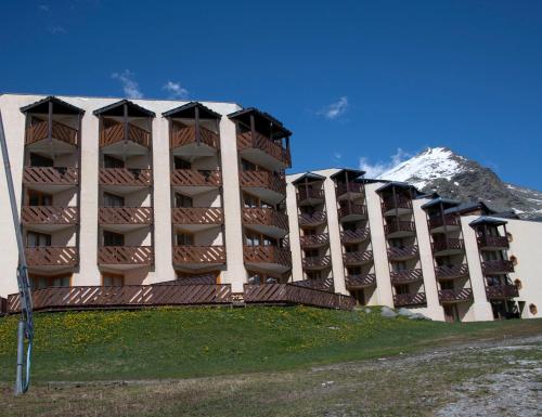 Exterior view, Val Thorens Temple of the Sun - ski in, ski out in Saint-Martin-de-Belleville