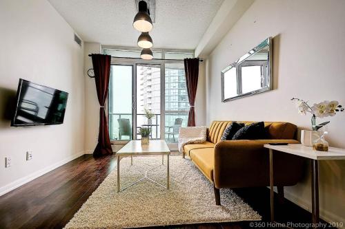 Instant Suites- Luxurious 1BR in Heart of Downtown with Balcony - Apartment - Toronto