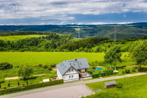 Ferienwohnung Falkenblick OG im FH Falkenhöhe in Meuselbach-Schwarzmühle, Deutschland