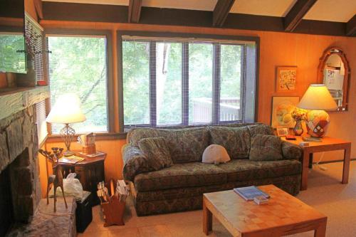 Toadstool Retreat in Sugar Mountain, USA