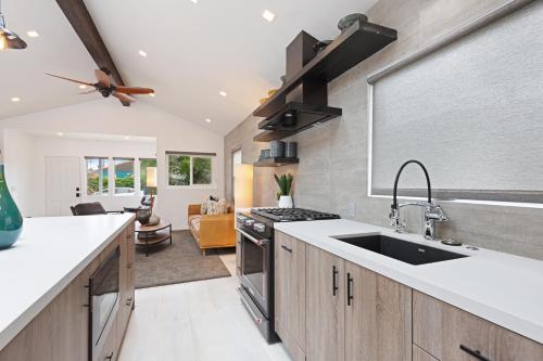 Ocean Beach Luxury - image 8