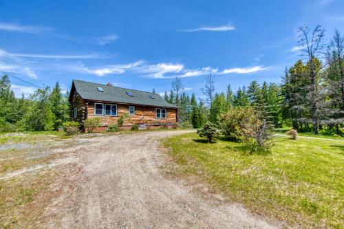 . Twin View Log Home