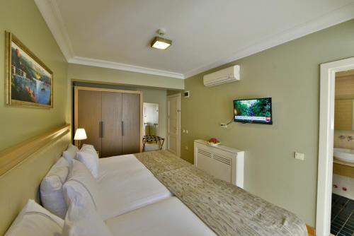 Triple Room image 5