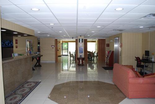 Jameson Inn & Suites - main image