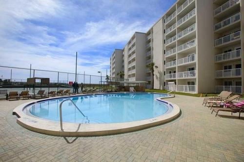 Holiday Surf & Racquet Club 117