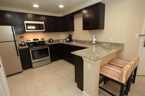 Vacation Village At Parkway Set in a prime location of Orlando (FL), Vacation Village At Parkway puts everything the city has to offer just outside your doorstep. The property offers a wide range of amenities and perks to ensure