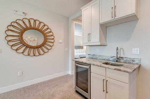 Lovely Home Near Disney with Private Pool, Pool Table, Wet Bar & Resort Amenities - 300F