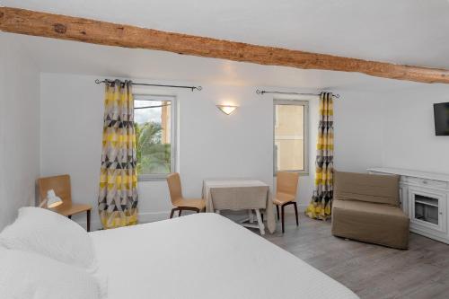 2 king beds, 1 sofa bed