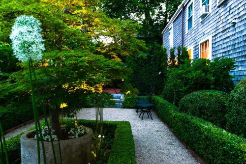 205216156 Union Street Inn