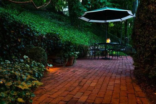 205216168 Union Street Inn