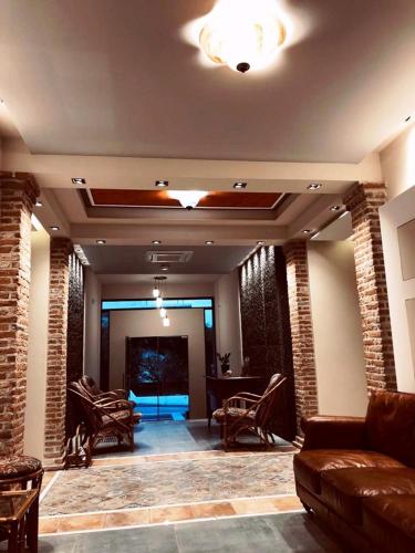 Souris Hotel in Rovies