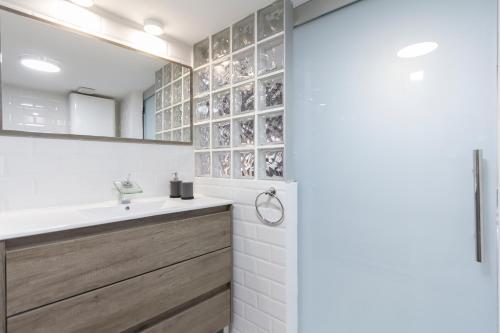 Rentalis Gran Vía Luna - image 8