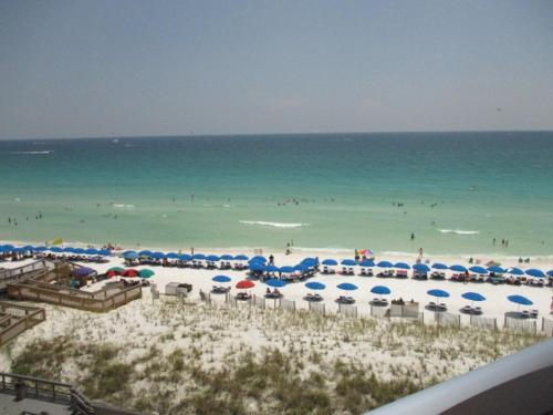 Holiday Surf & Racquet Club 307