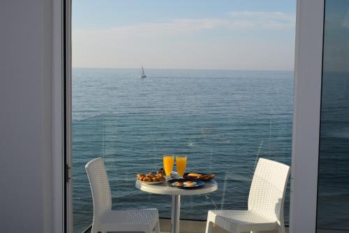  Sea Side Palette Blue in Rethymno