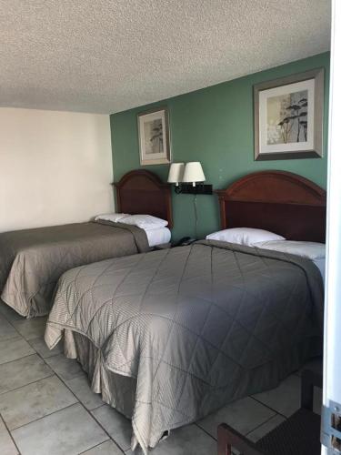 Lakeside inn - image 3