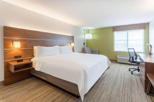 Holiday Inn Express Scottsburg, an IHG Hotel