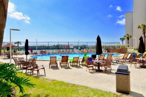 Holiday Surf & Racquet Club 112 - image 8