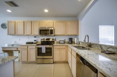 950 Lake Berkley Drive Villa #221678 Villa - image 9